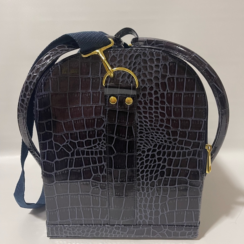 - SeneGence Extra-Large Makeup Case (2 Available!) Fast shipping!